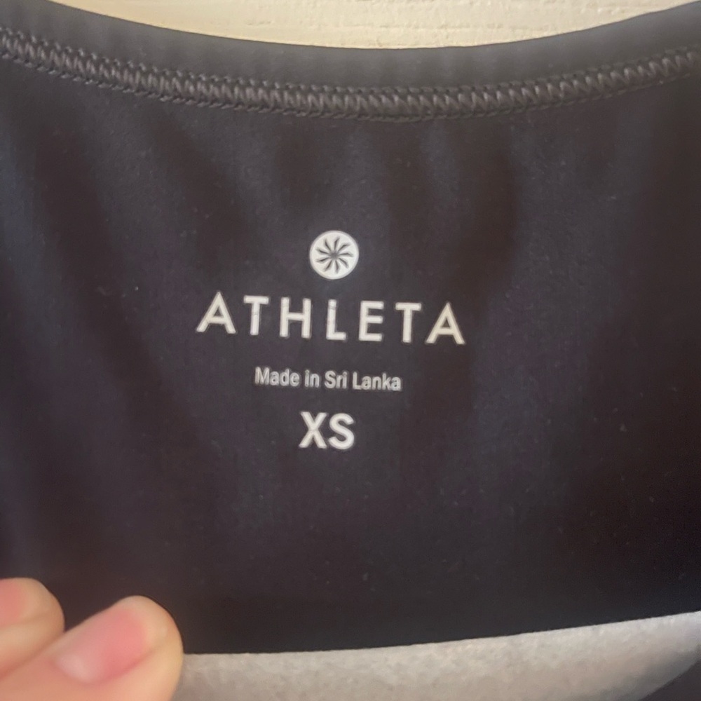 Athleta tank top • Womens XS - Picture 2 of 7